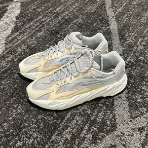 Adidas Yeezy Boost 700 V2 Cream